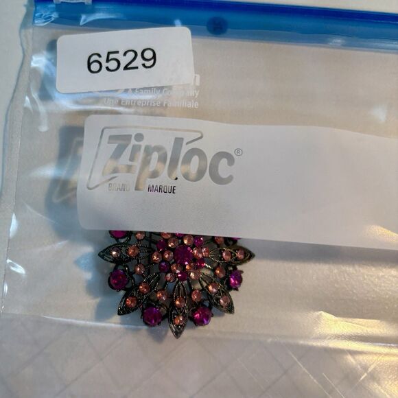 MJ Pink Rhinestone Flower Brooch Black Metal Filigree Layered Vintage Style - Picture 7 of 7